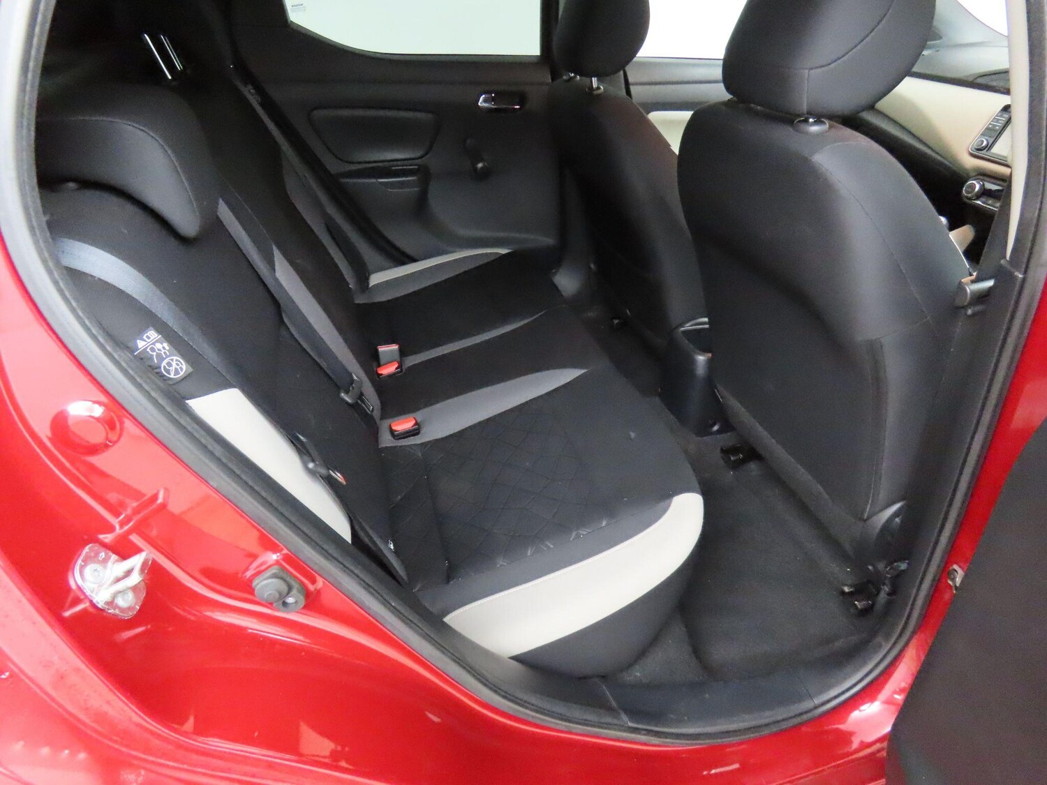 Used Nissan Micra 2017 for sale - 77939700: Photo 19