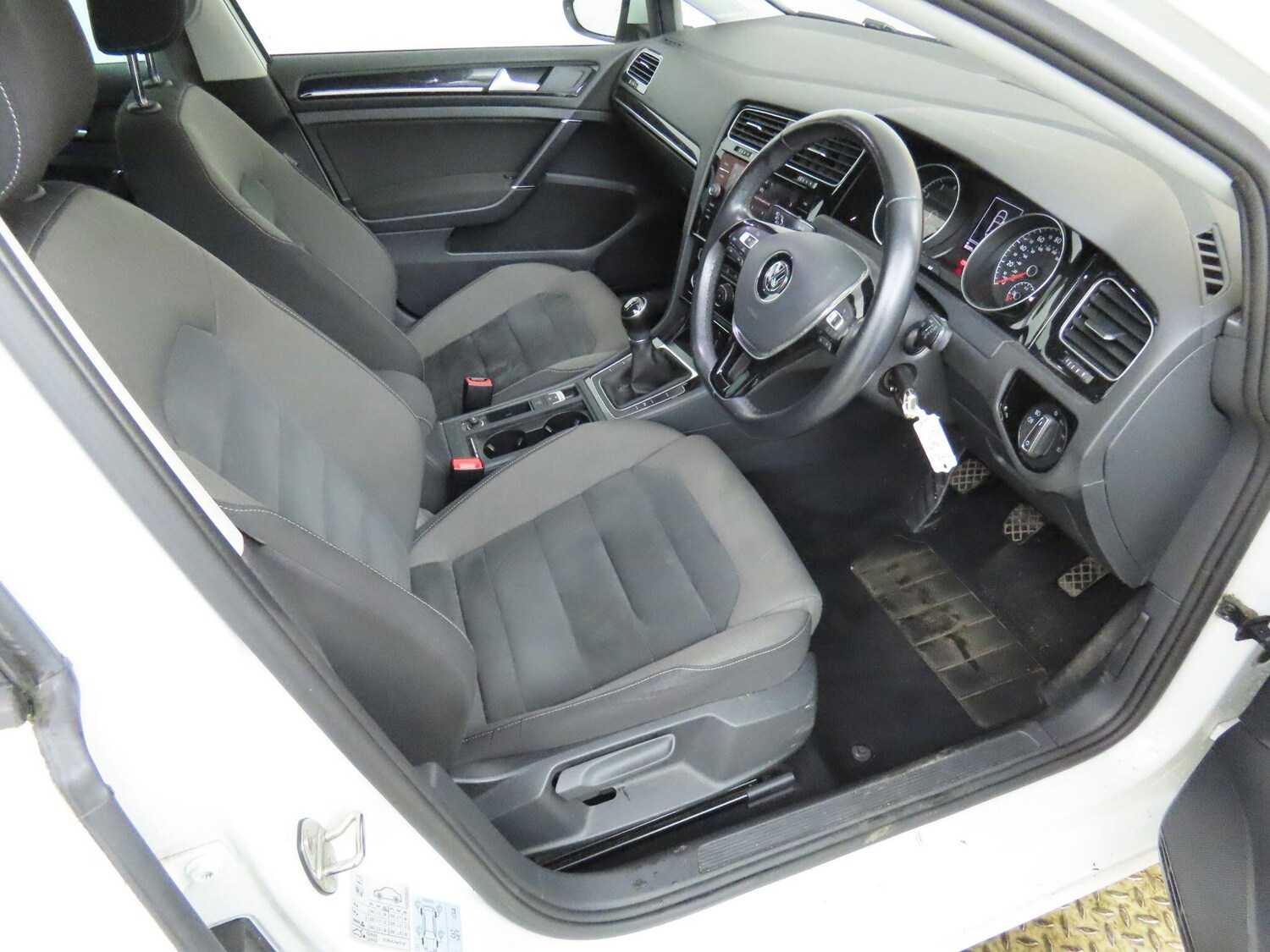 Used Volkswagen Golf 2017 for sale - 78019061: Photo 12