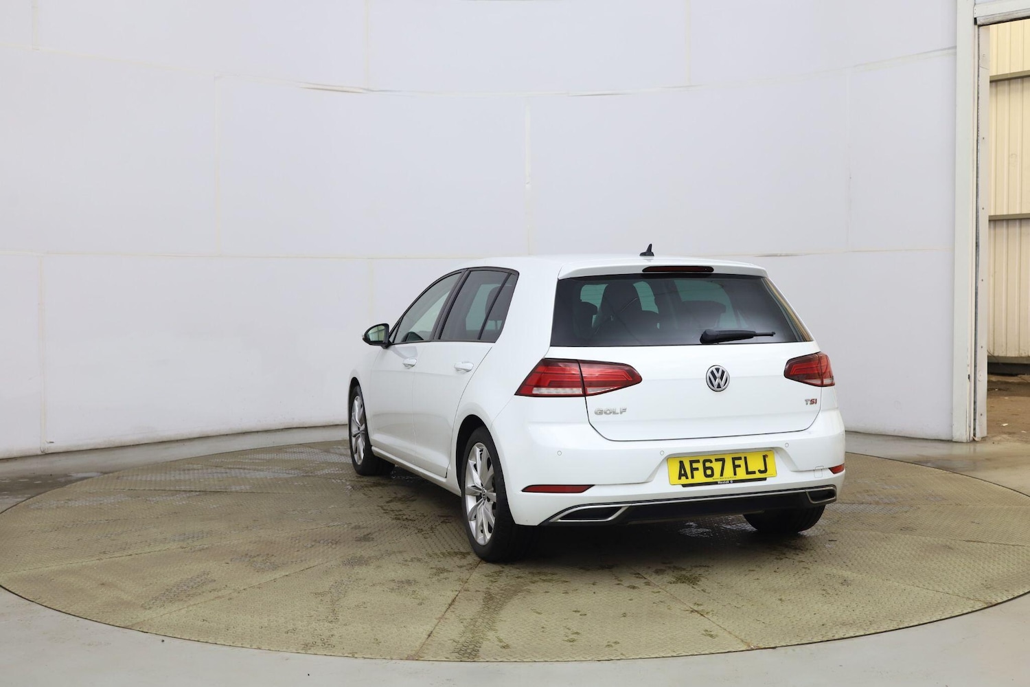Used Volkswagen Golf 2017 for sale - 78019061: Photo 5