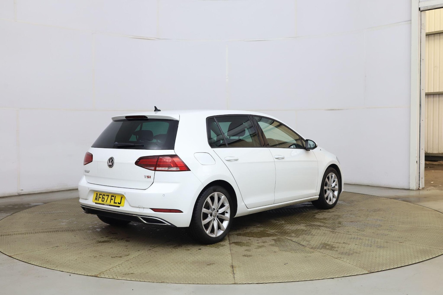 Used Volkswagen Golf 2017 for sale - 78019061: Photo 9
