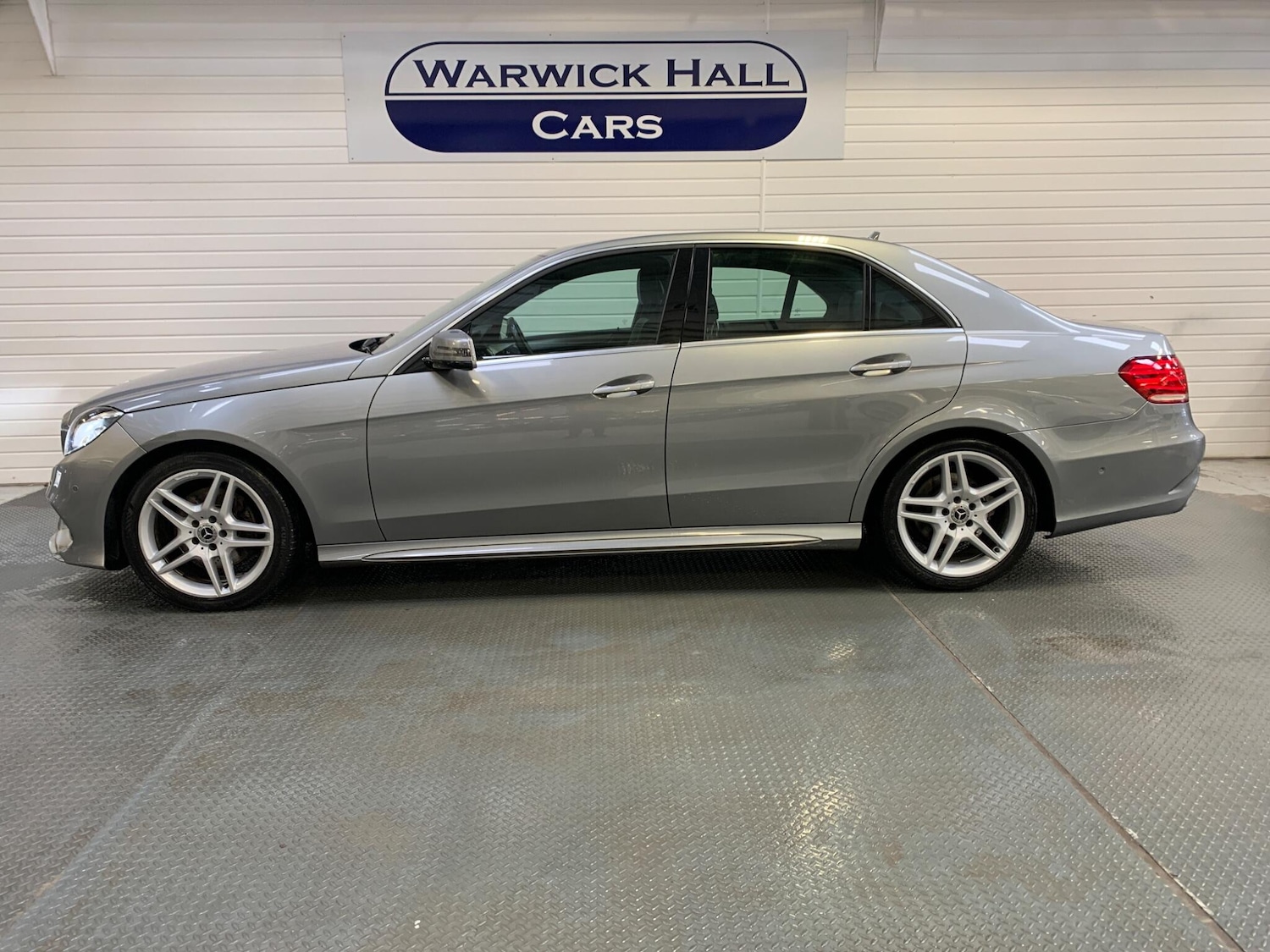 Used Mercedes-Benz E Class 2014 for sale - 76866384: Photo 3