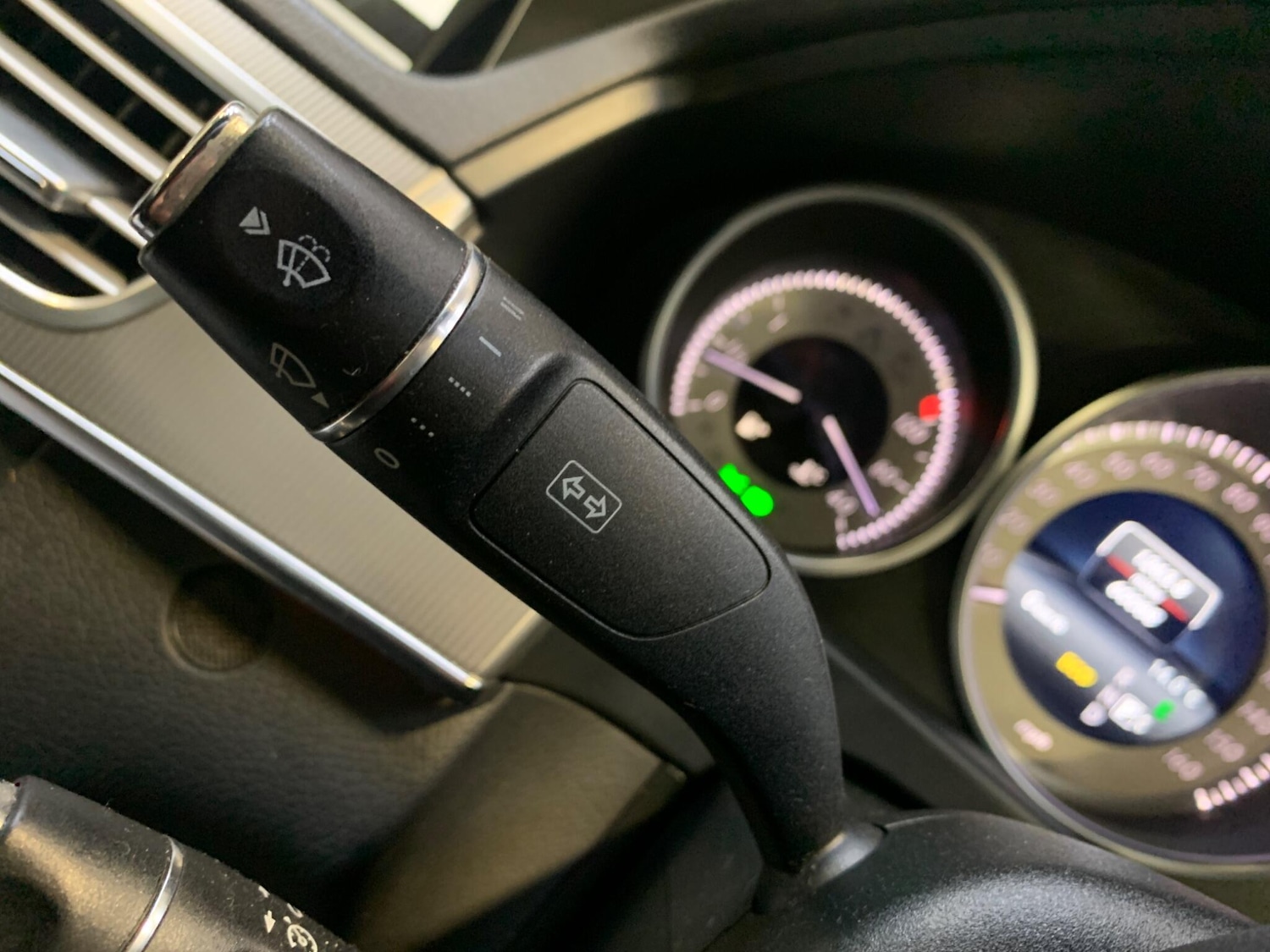 Used Mercedes-Benz E Class 2014 for sale - 76866384: Photo 45