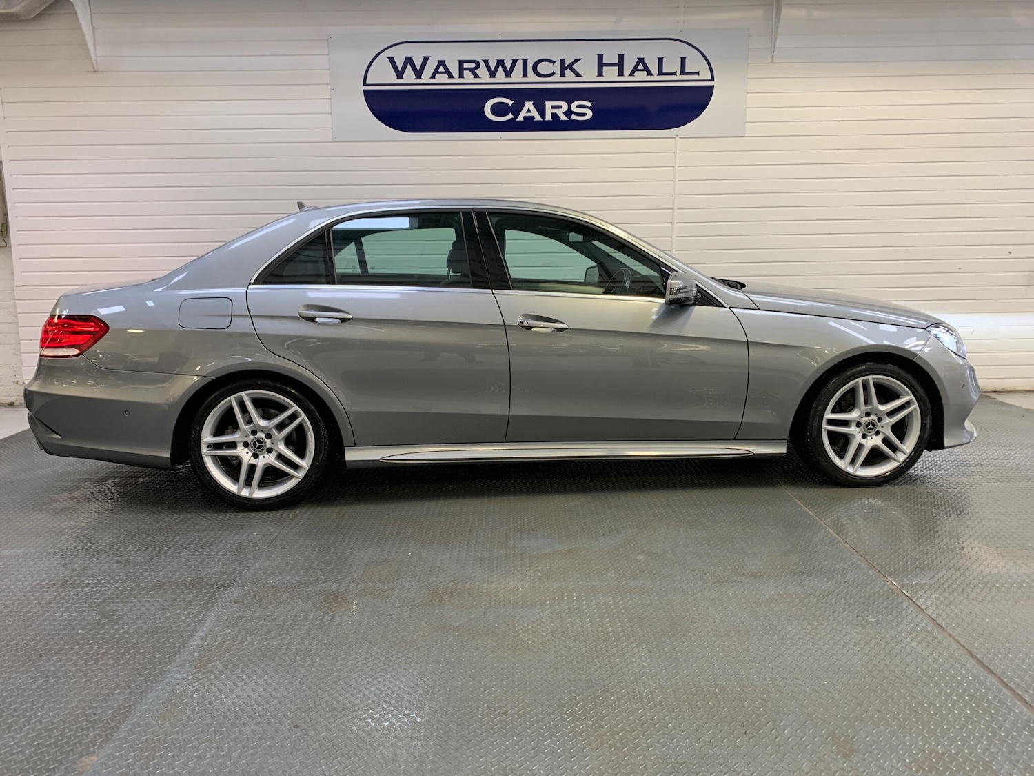 Used Mercedes-Benz E Class 2014 for sale - 76866384: Photo 5