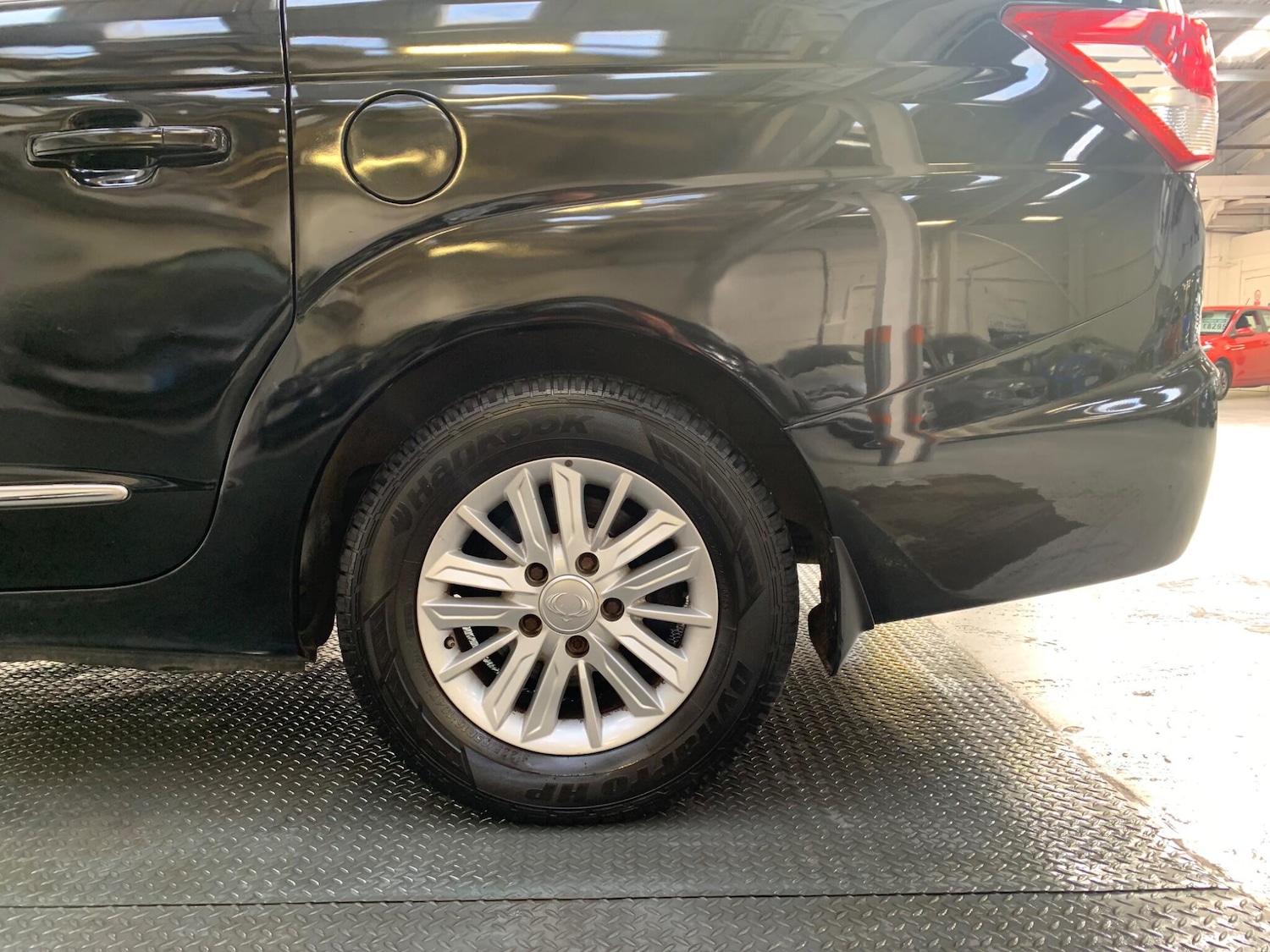 Used Ssangyong Turismo 2018 for sale - 75915928: Photo 10