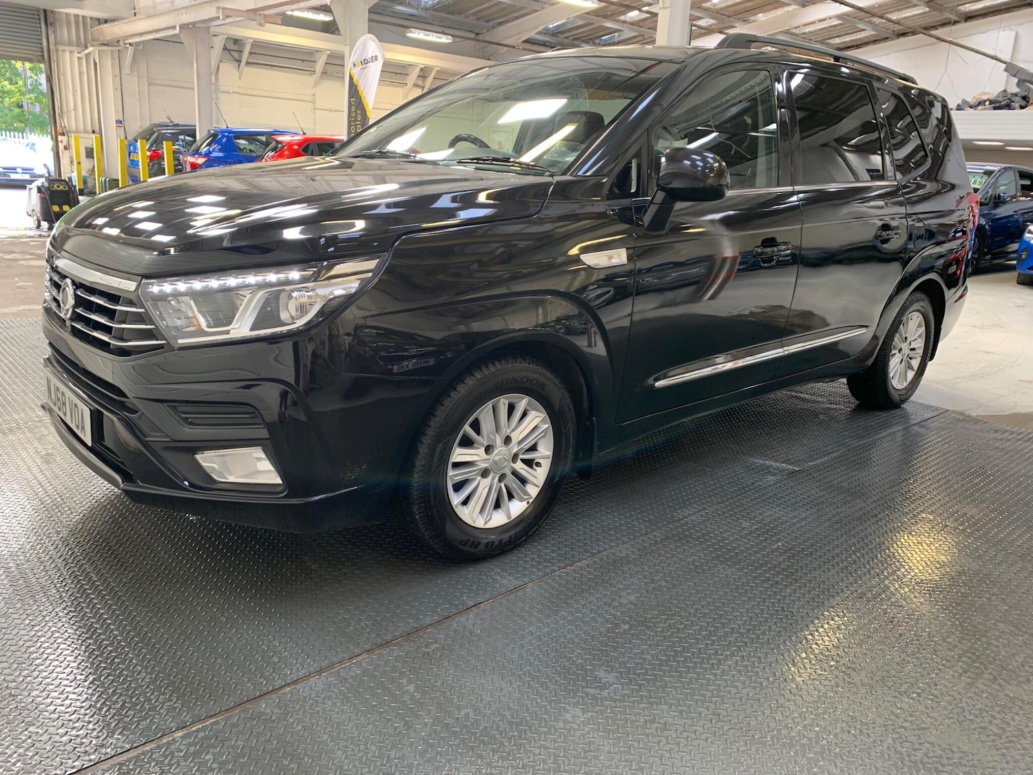 Used Ssangyong Turismo 2018 for sale - 75915928: Photo 14