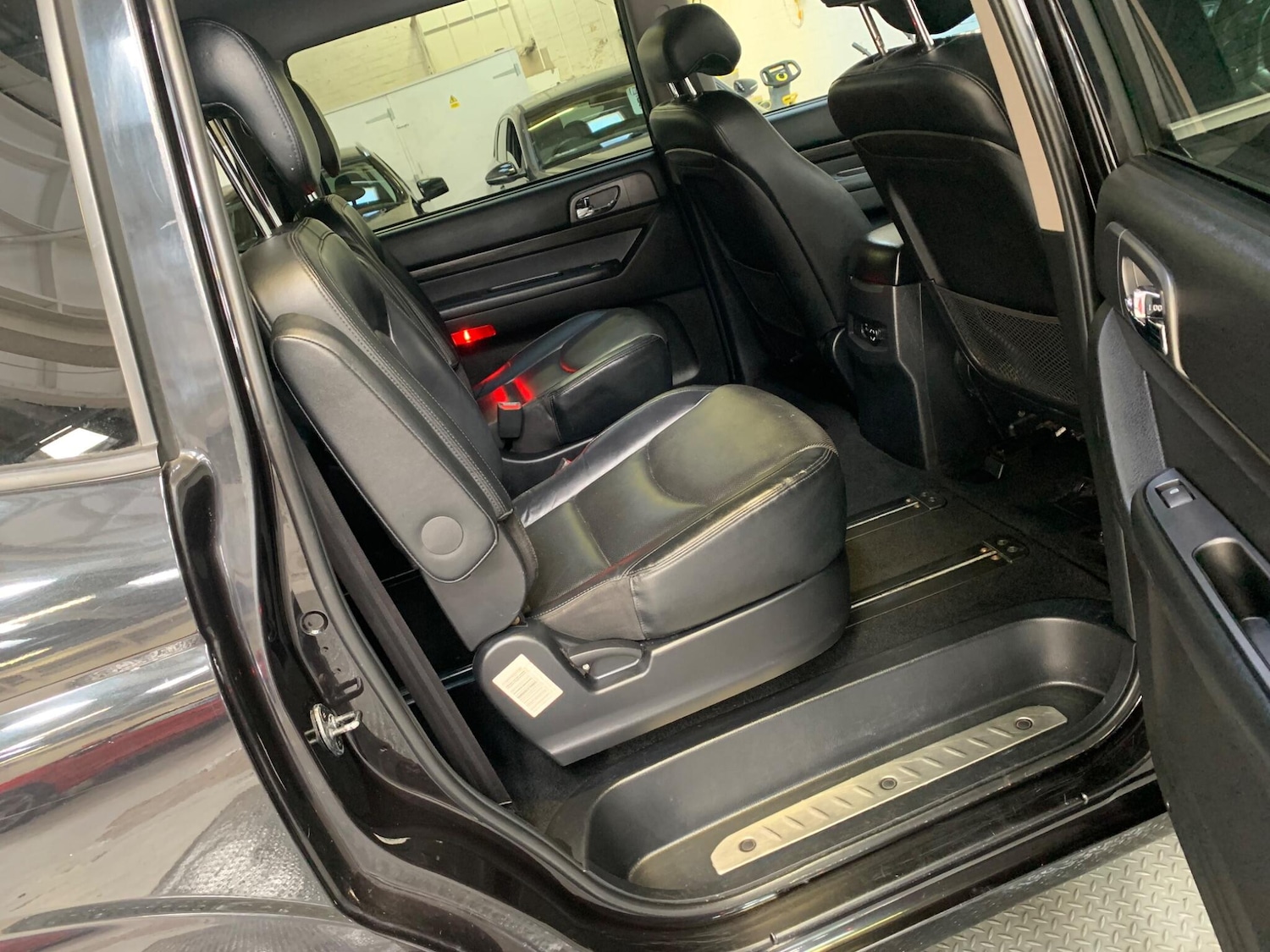 Used Ssangyong Turismo 2018 for sale - 75915928: Photo 15