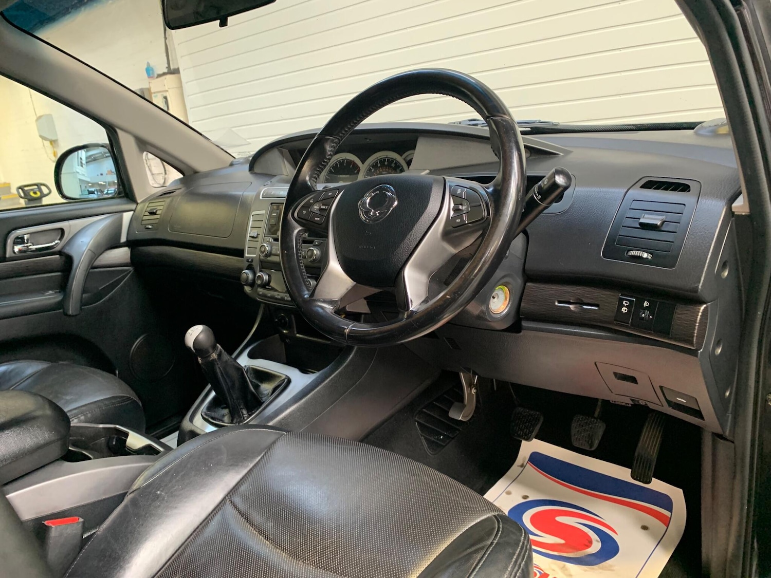 Used Ssangyong Turismo 2018 for sale - 75915928: Photo 24