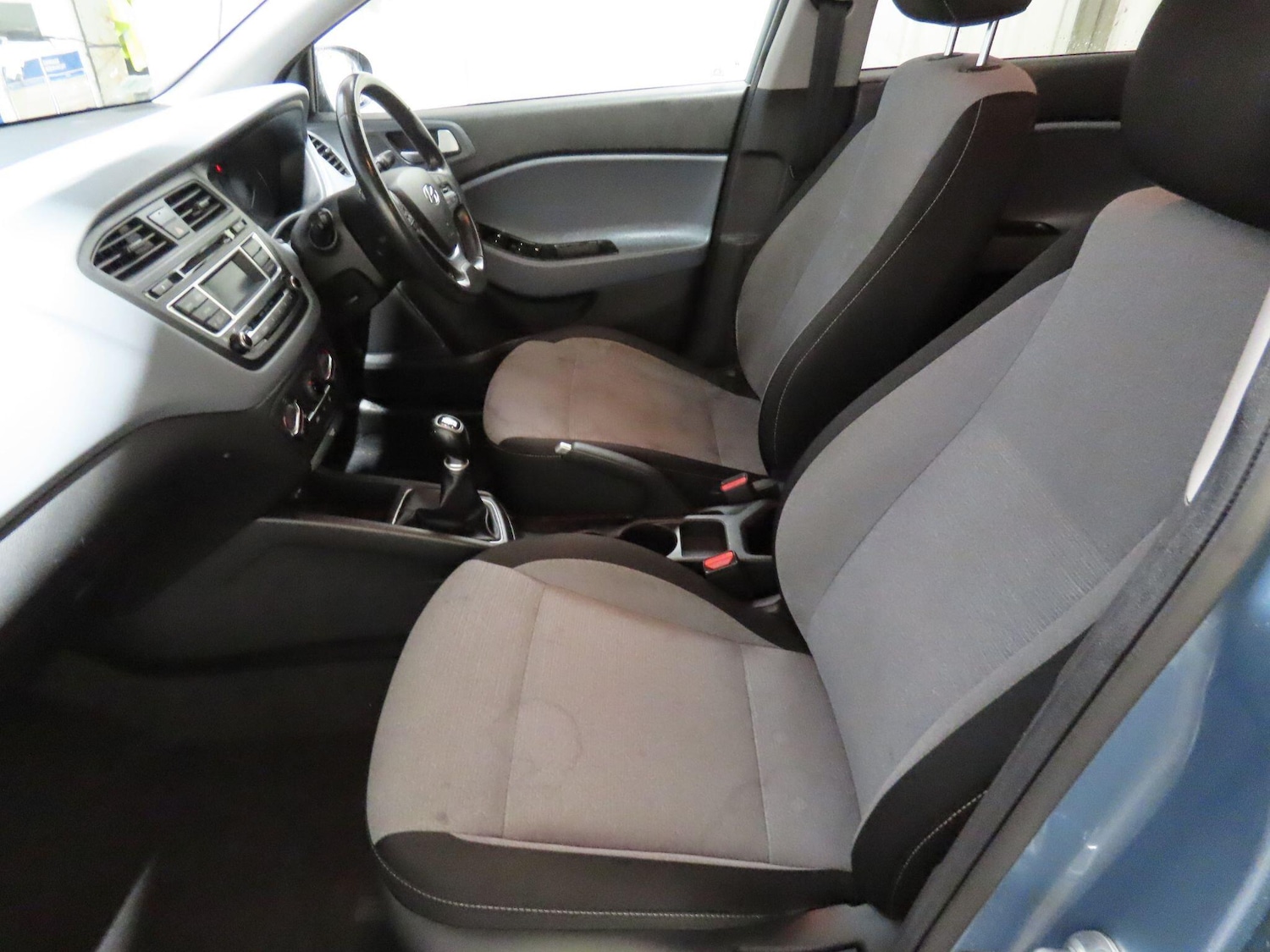 Used Hyundai i20 2015 for sale - 76918572: Photo 14