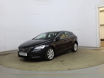 Used Volvo V40 2018 for sale - 79337343: Photo