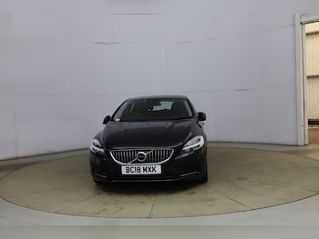 Used Volvo V40 2018 for sale - 79337343: Photo