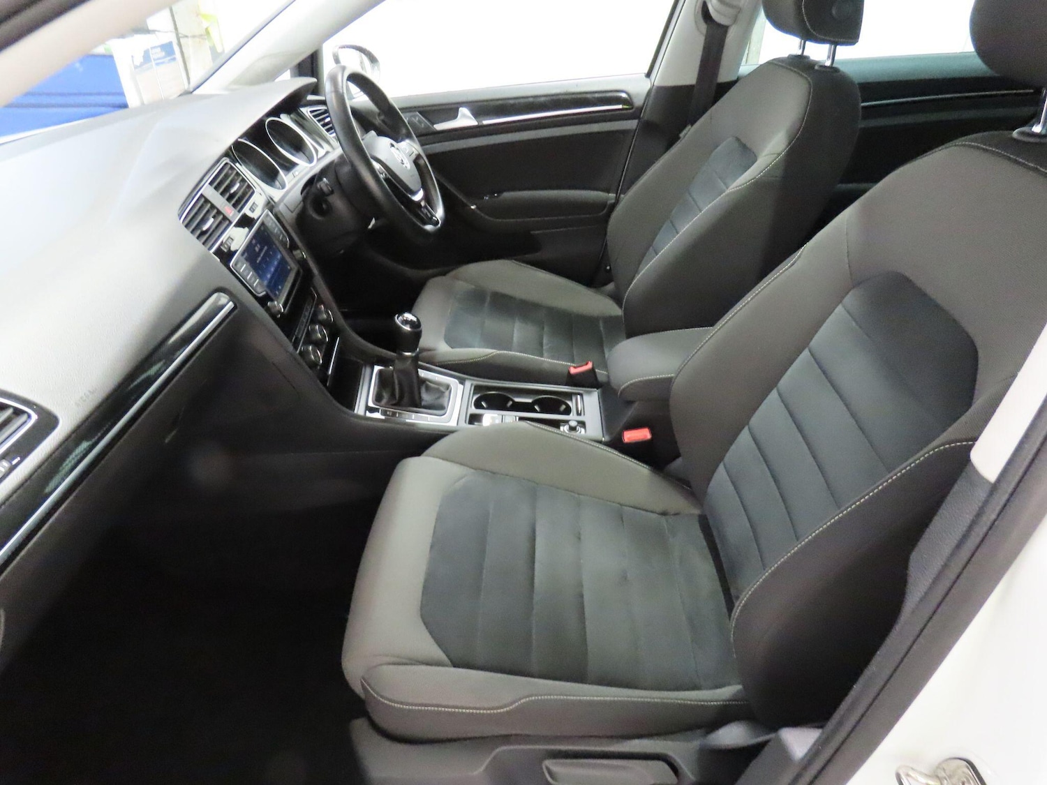 Used Volkswagen Golf 2017 for sale - 76715362: Photo 14