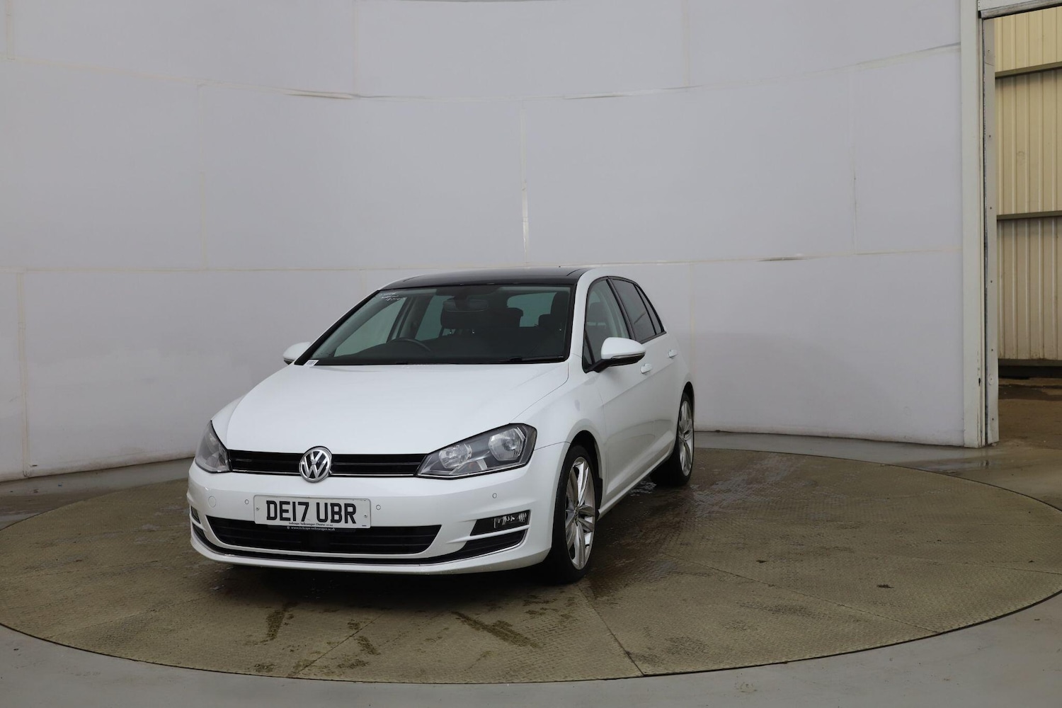 Used Volkswagen Golf 2017 for sale - 76715362: Photo 3