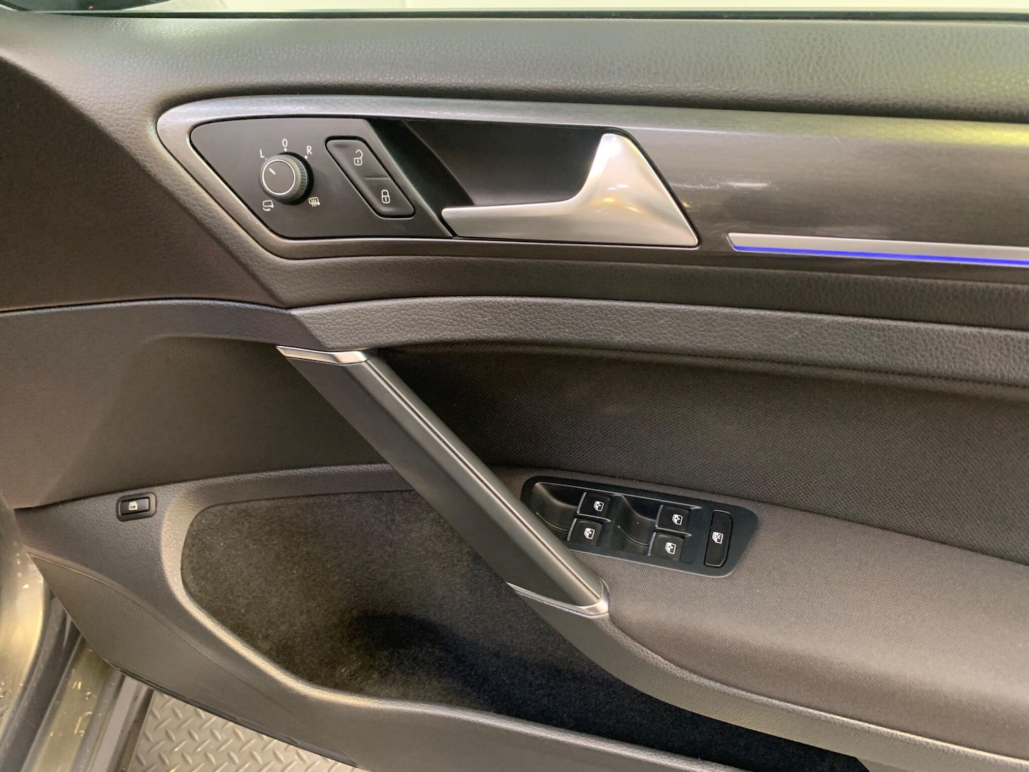 Used Volkswagen Golf 2017 for sale - 77598602: Photo 17