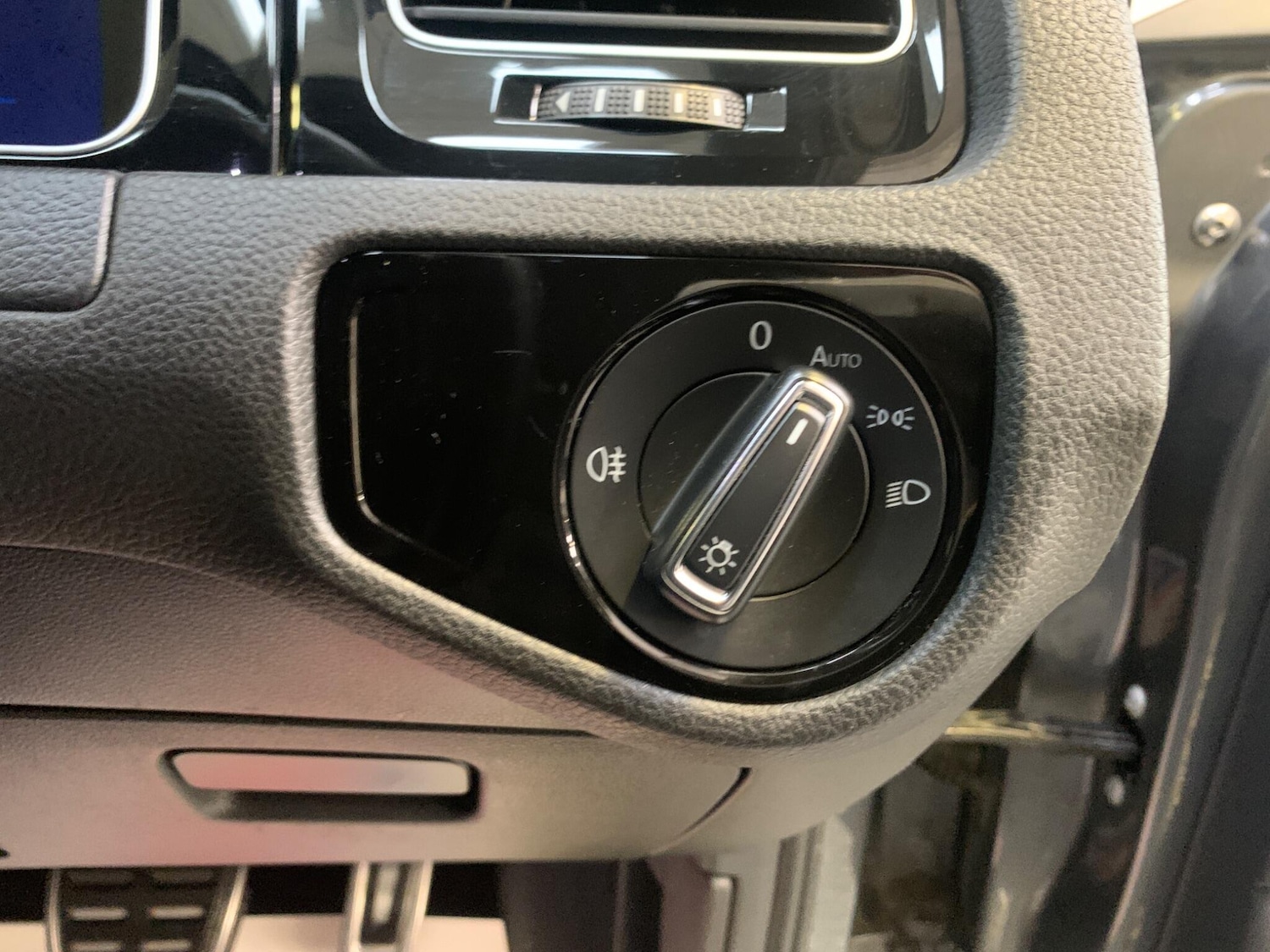 Used Volkswagen Golf 2017 for sale - 77598602: Photo 27