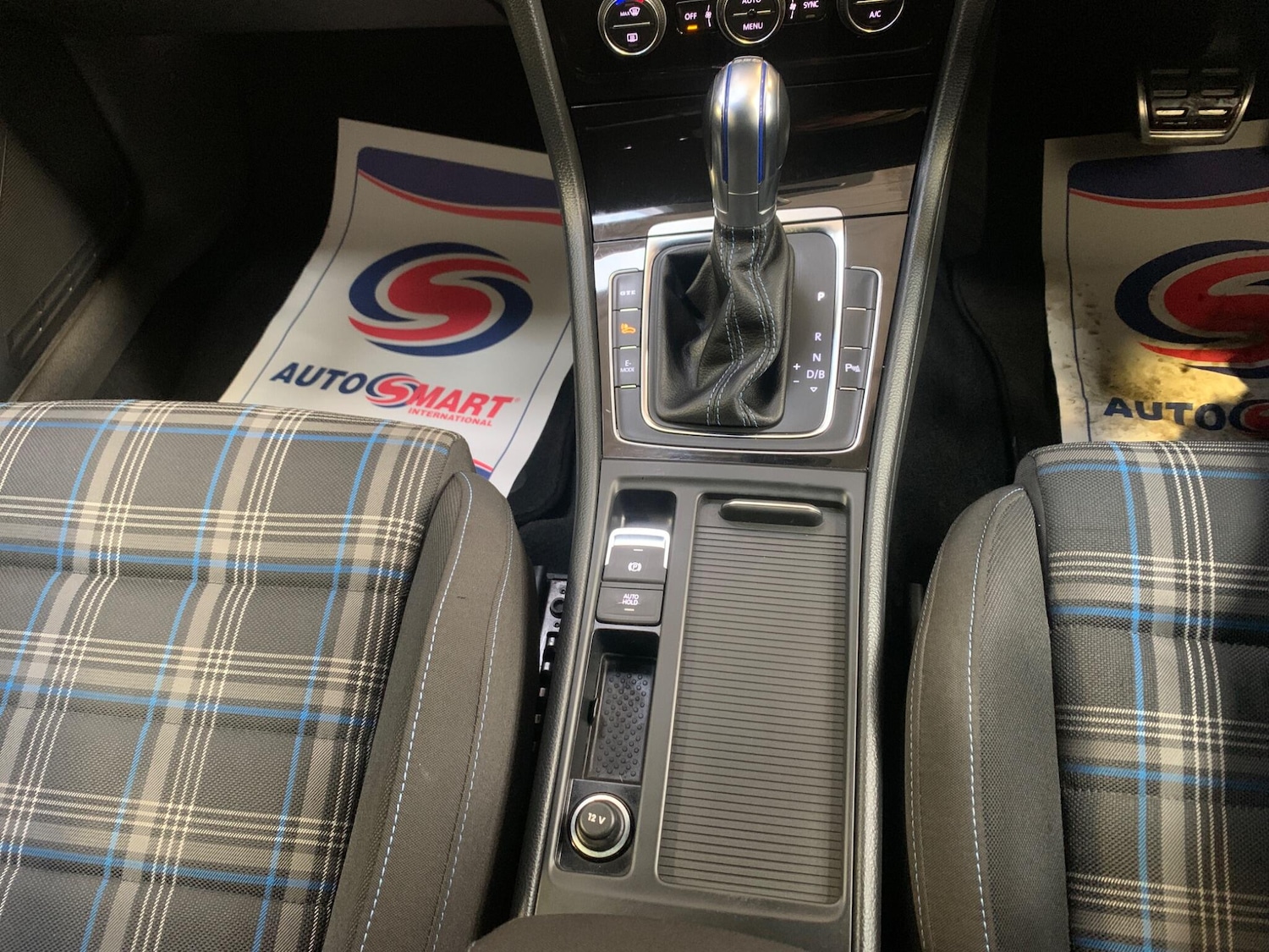 Used Volkswagen Golf 2017 for sale - 77598602: Photo 41