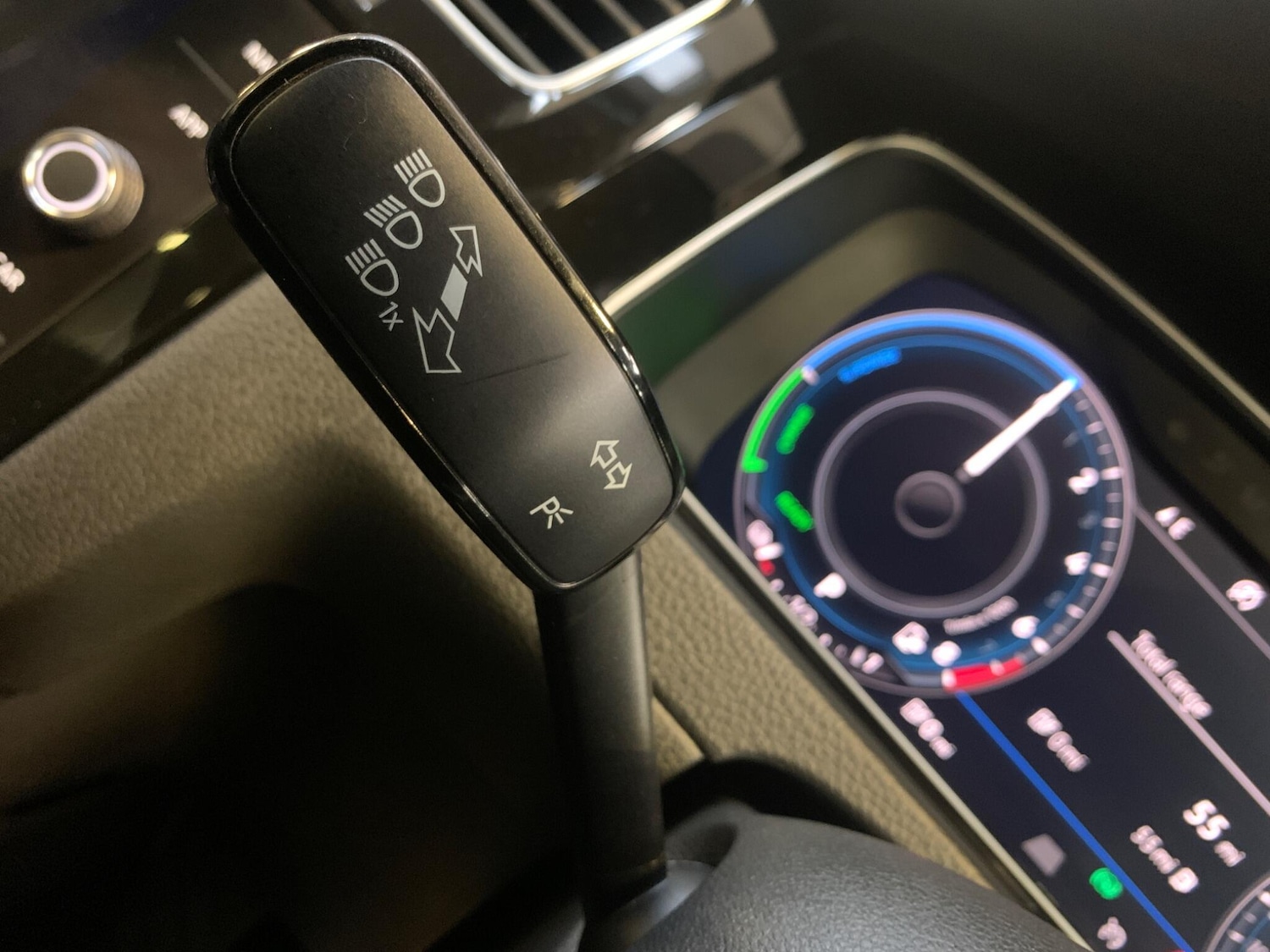 Used Volkswagen Golf 2017 for sale - 77598602: Photo 45