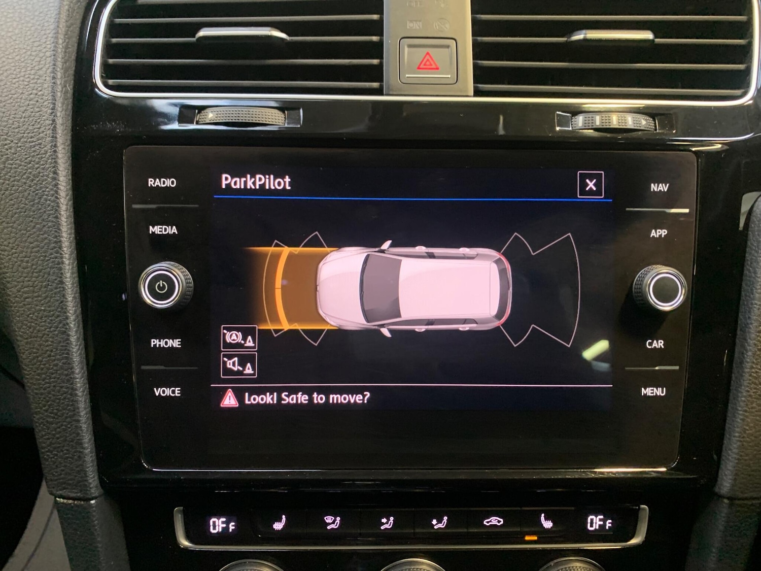 Used Volkswagen Golf 2017 for sale - 77598602: Photo 47