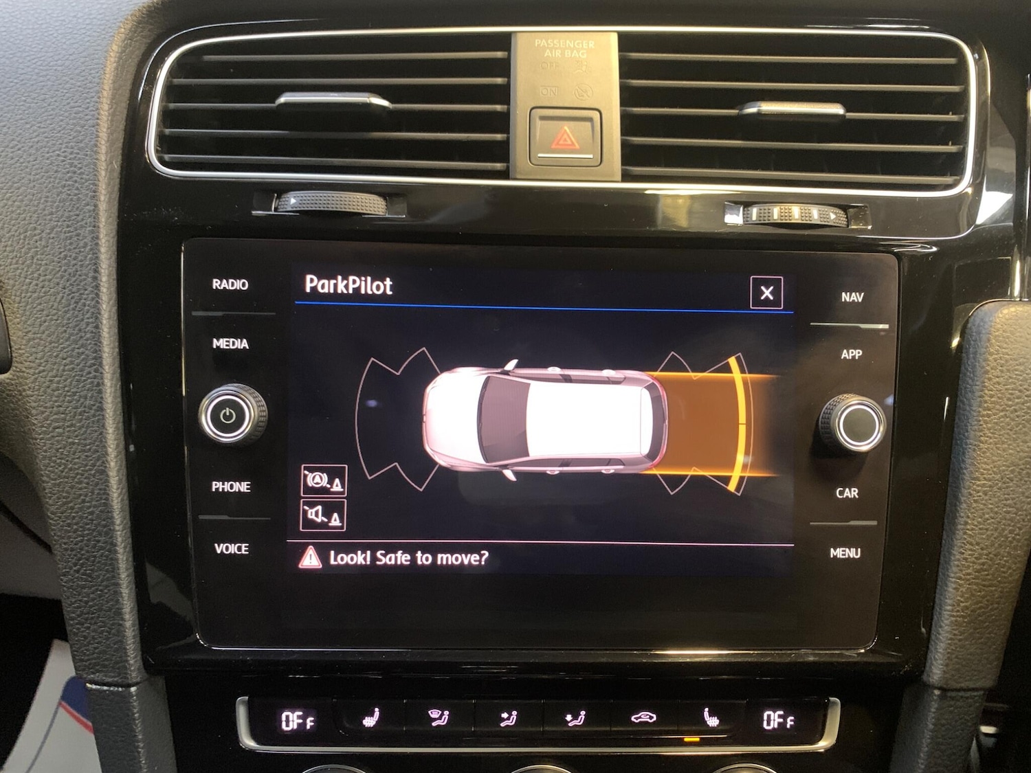 Used Volkswagen Golf 2017 for sale - 77598602: Photo 48