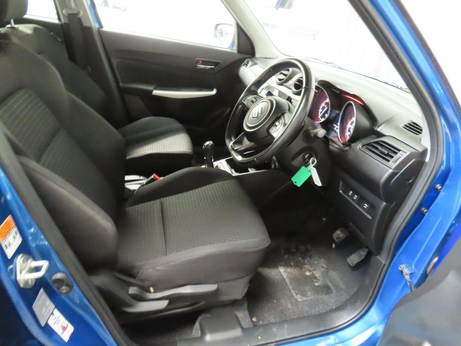 Used Suzuki Swift 2022 for sale - 76953485: Photo 12