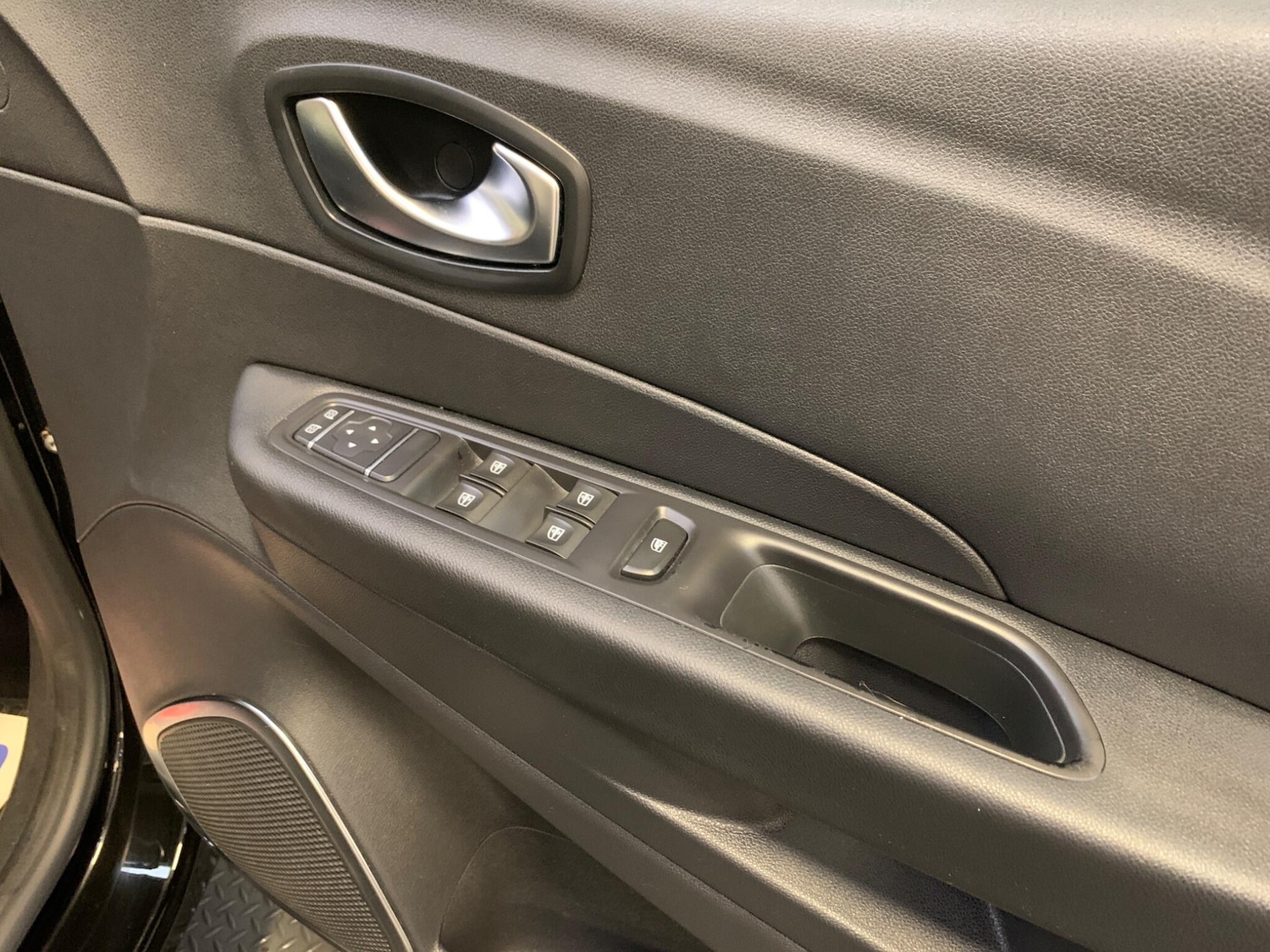 Used Renault Captur 2019 for sale - 76992795: Photo 17