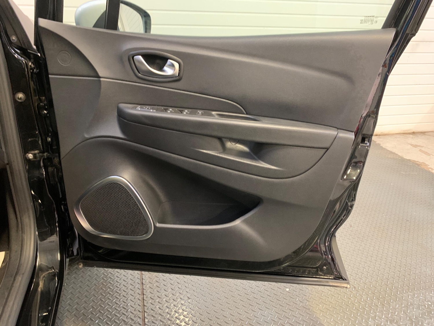 Used Renault Captur 2019 for sale - 76992795: Photo 18