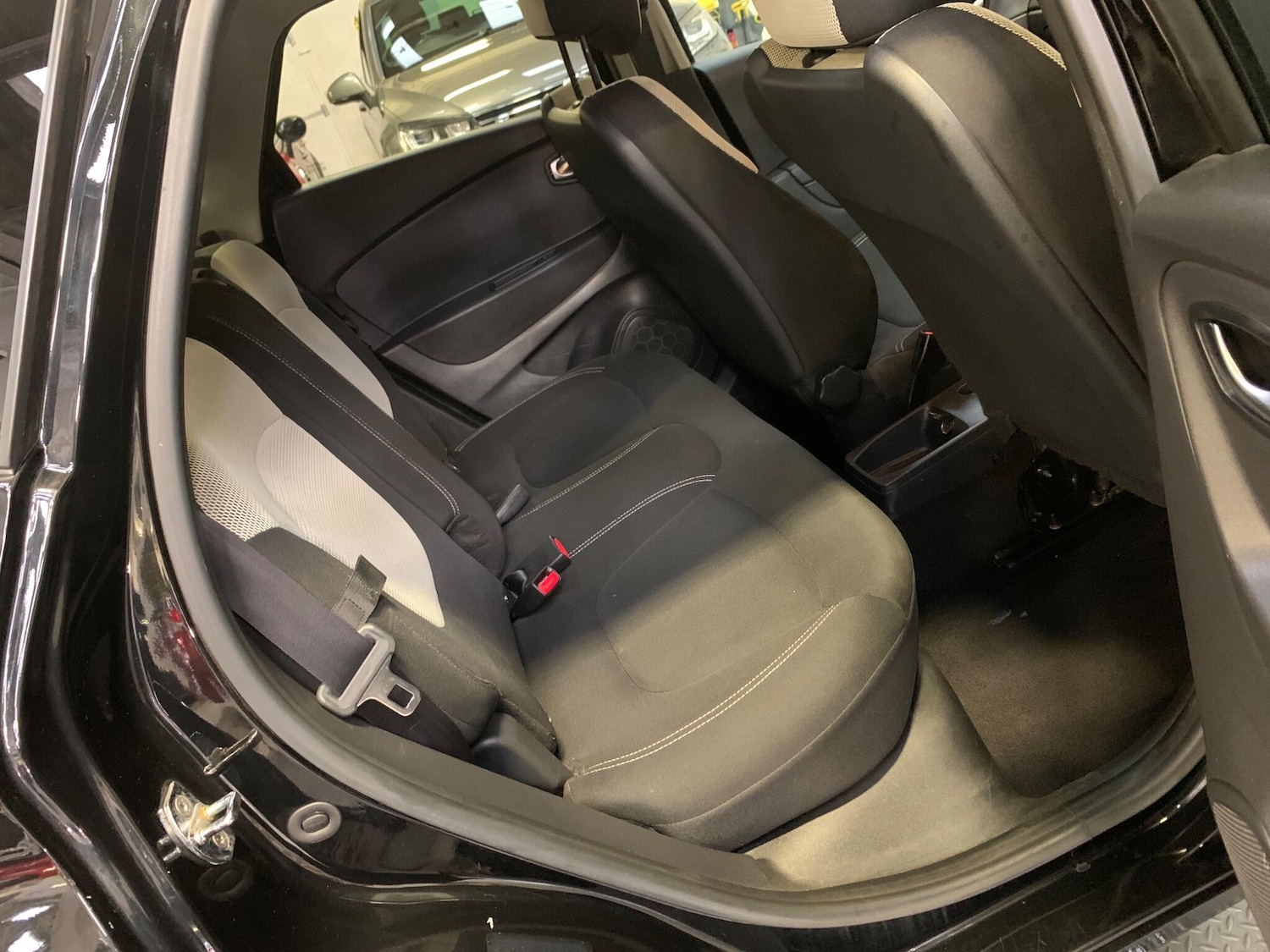 Used Renault Captur 2019 for sale - 76992795: Photo 19