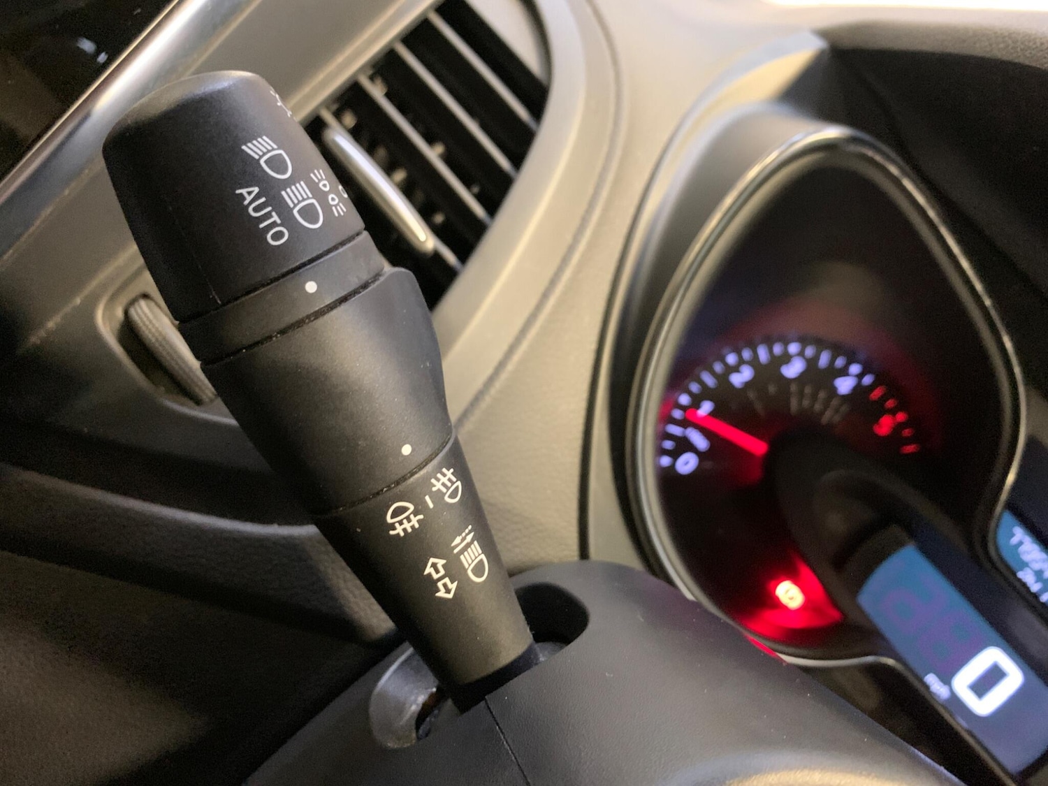 Used Renault Captur 2019 for sale - 76992795: Photo 47