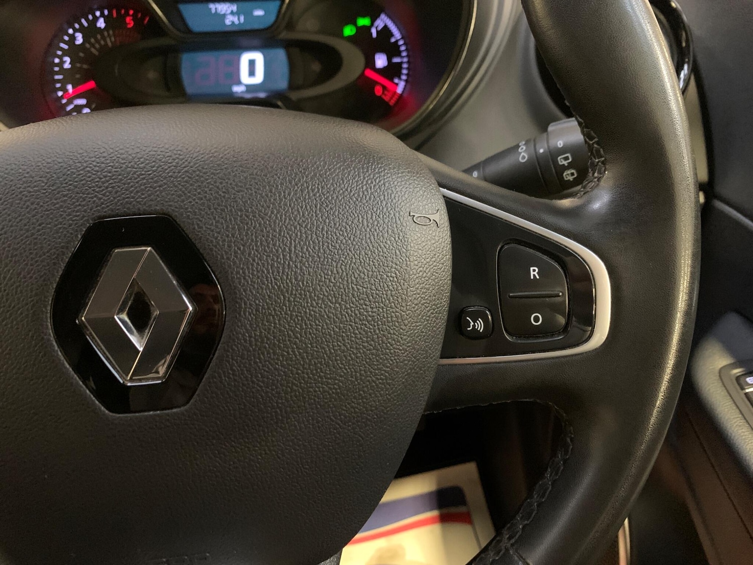 Used Renault Captur 2019 for sale - 76992795: Photo 50