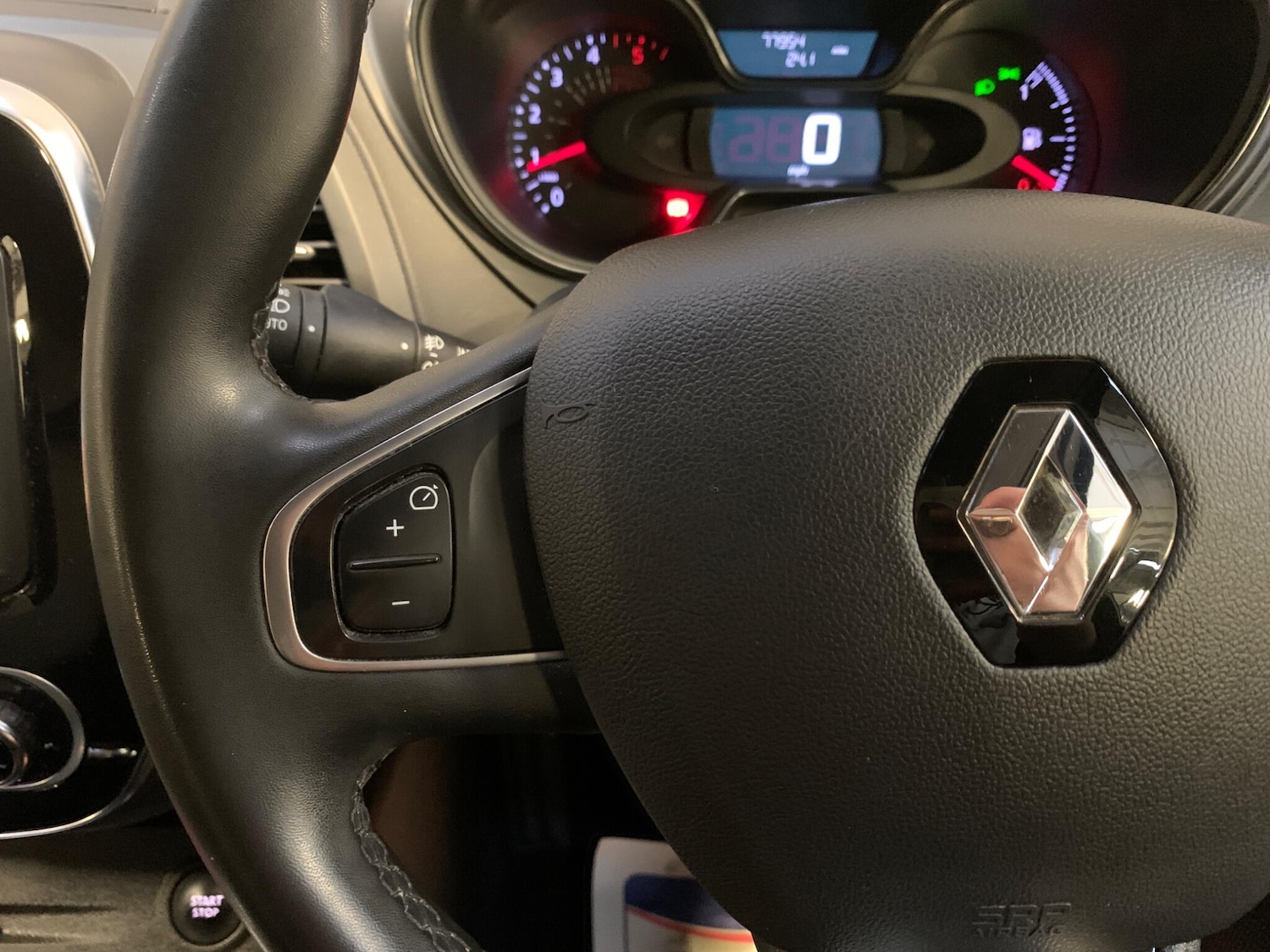 Used Renault Captur 2019 for sale - 76992795: Photo 51