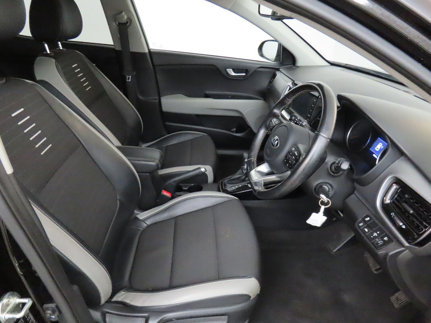 Used Kia Stonic 2019 for sale - 76573225: Photo 12