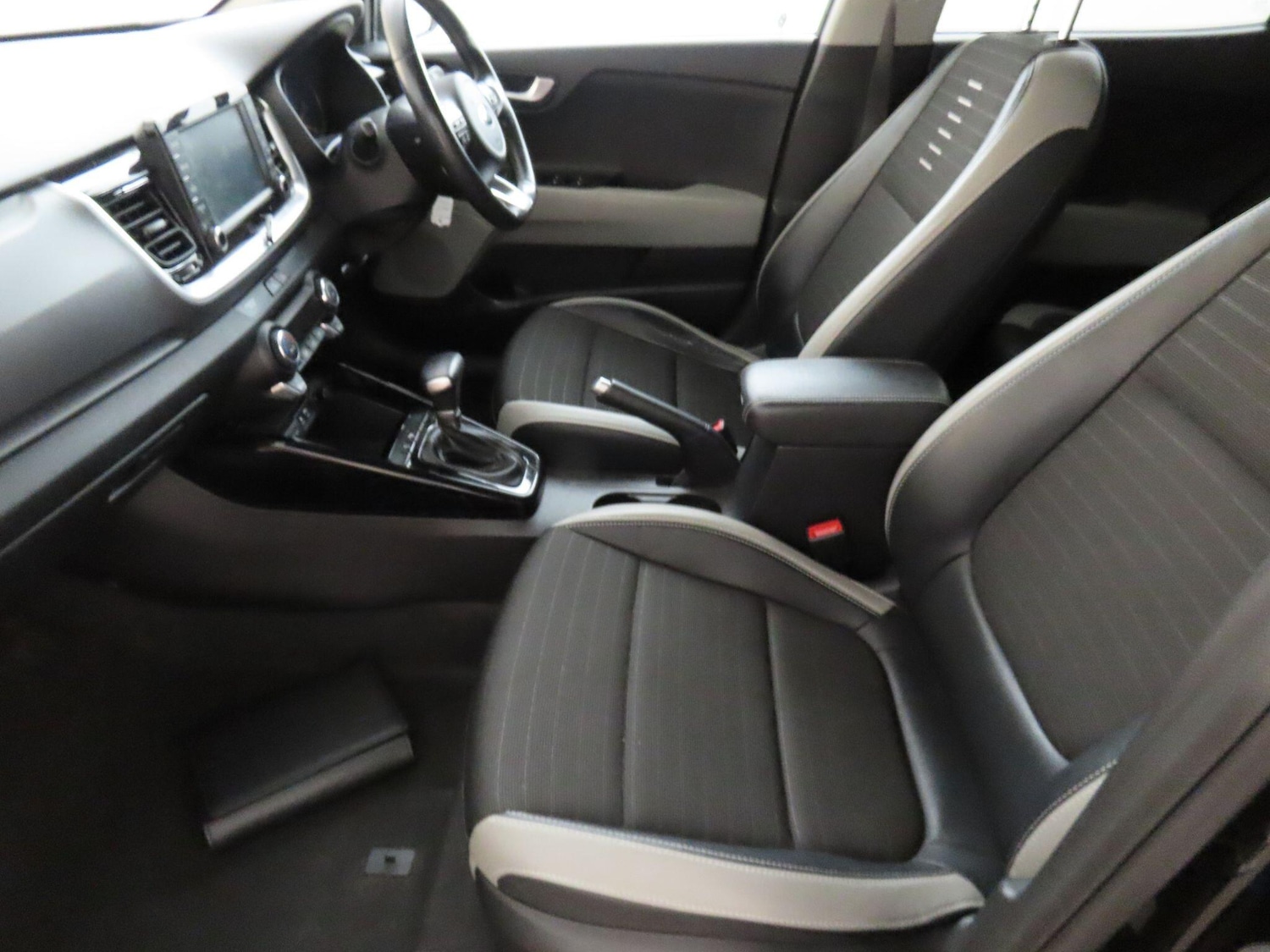 Used Kia Stonic 2019 for sale - 76573225: Photo 14