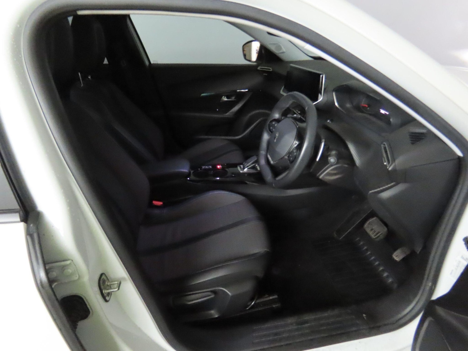 Used Peugeot 2008 2021 for sale - 77203111: Photo 10