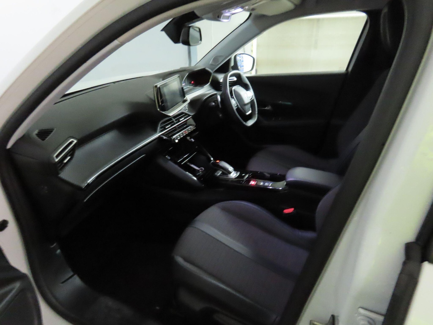 Used Peugeot 2008 2021 for sale - 77203111: Photo 12