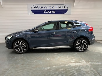 Used Volvo V40 2018 for sale - 79412632: Photo