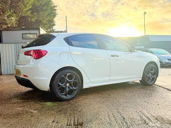 Used Alfa Romeo Giulietta 2015 for sale - 77014126: Photo