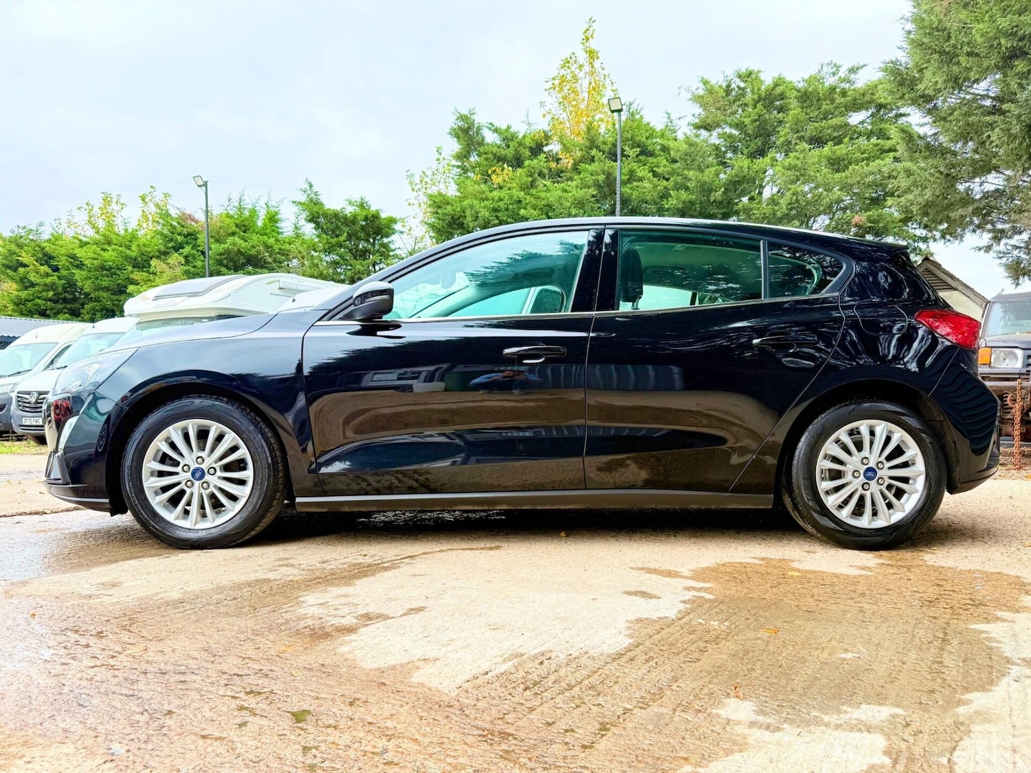 Used Ford Focus 2020 for sale - 76387401: Photo 11