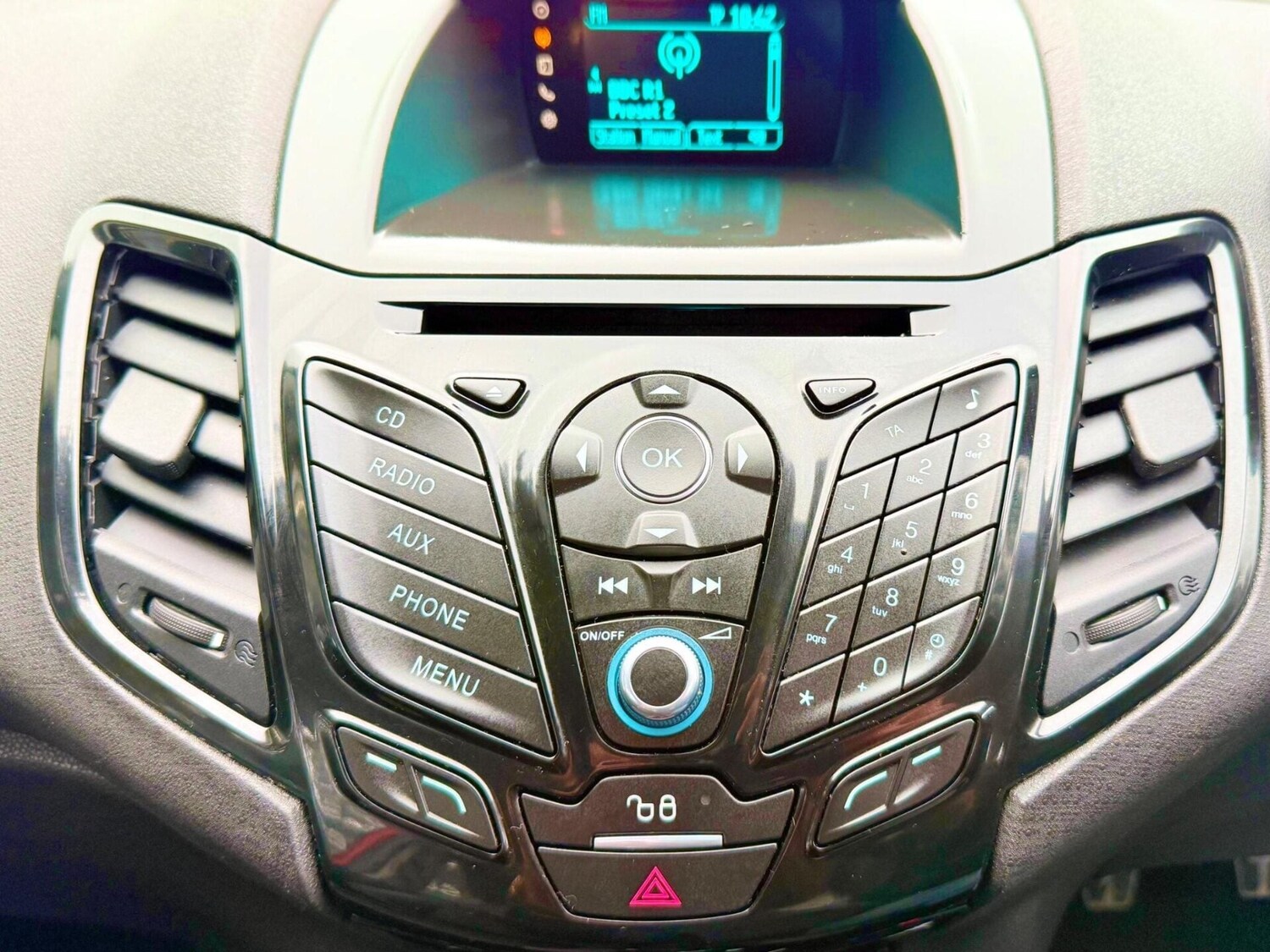 Used Ford Fiesta 2015 for sale - 77375890: Photo 28