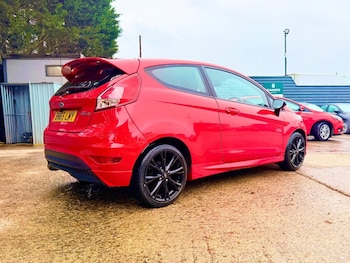 Used Ford Fiesta 2015 for sale - 77375890: Photo
