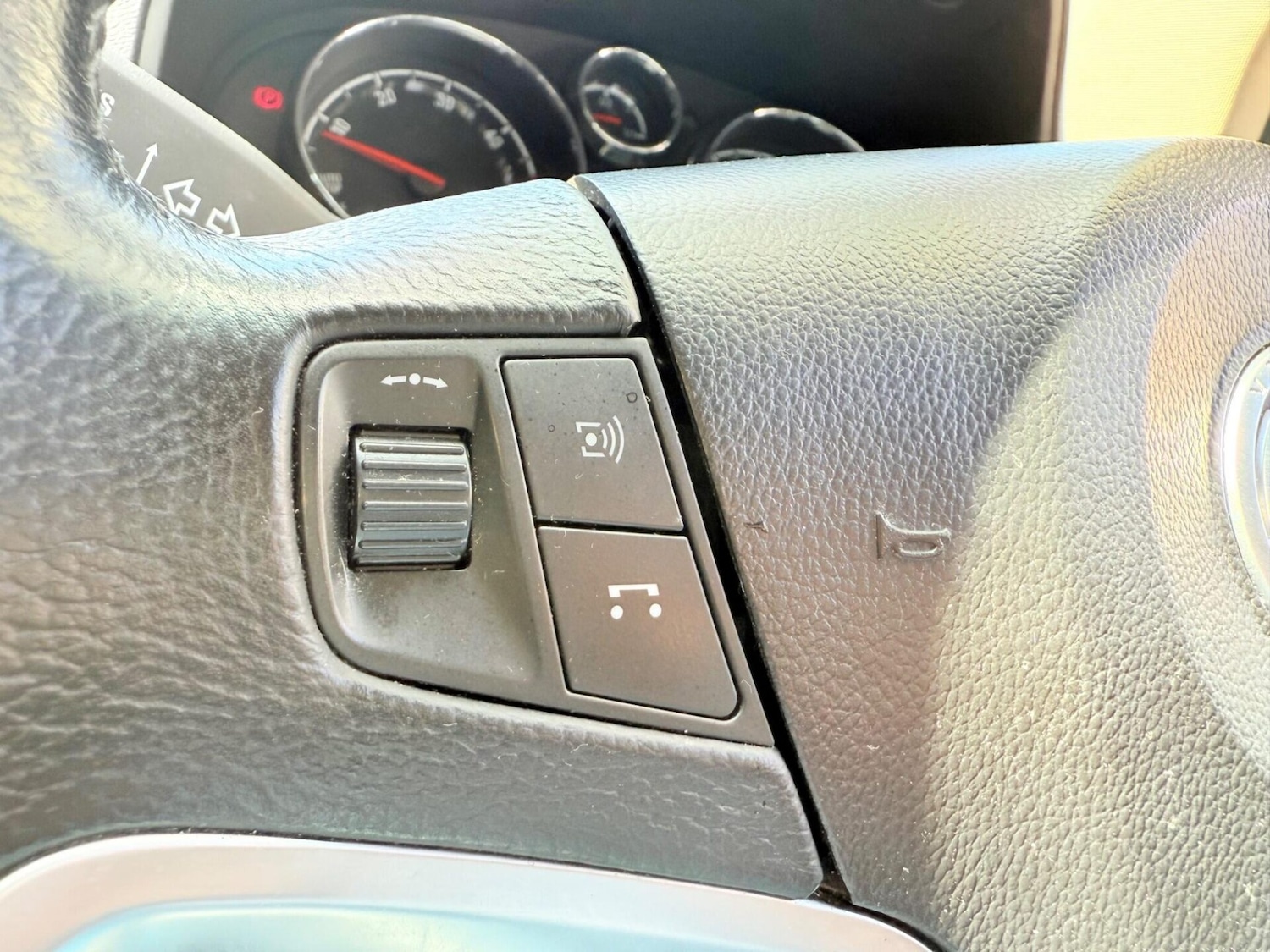 Used Vauxhall Antara 2012 for sale - 76387394: Photo 25