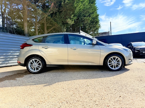 Used Ford Focus 2015 for sale - 76008794: Photo 2