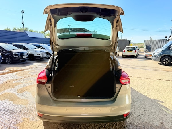 Used Ford Focus 2015 for sale - 76008794: Photo 5