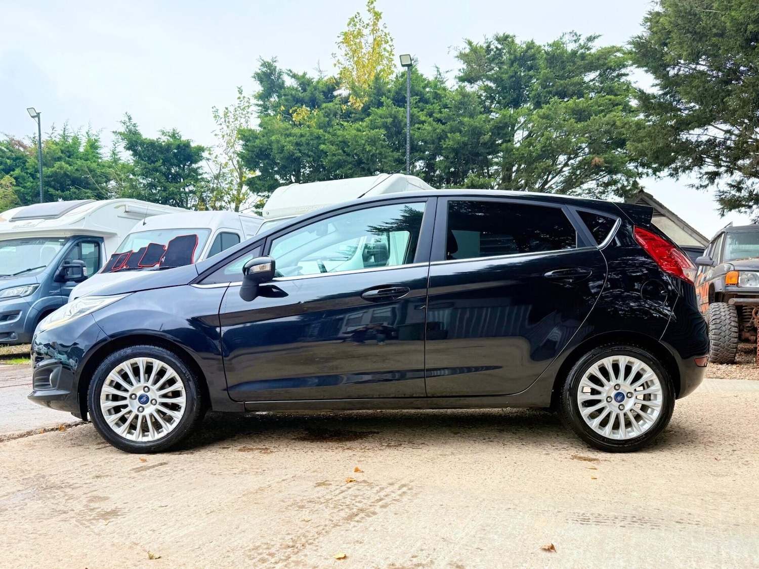 Used Ford Fiesta 2014 for sale - 76387402: Photo 11