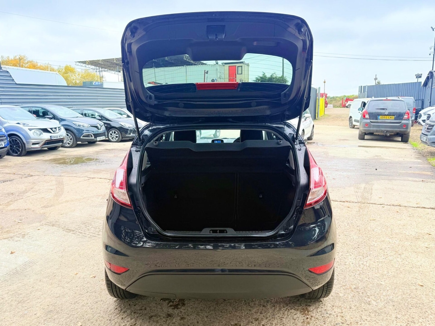 Used Ford Fiesta 2014 for sale - 76387402: Photo 7
