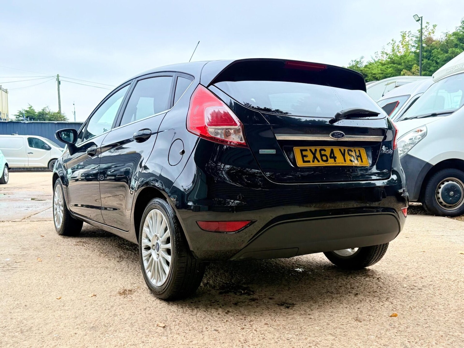 Used Ford Fiesta 2014 for sale - 76387402: Photo 9