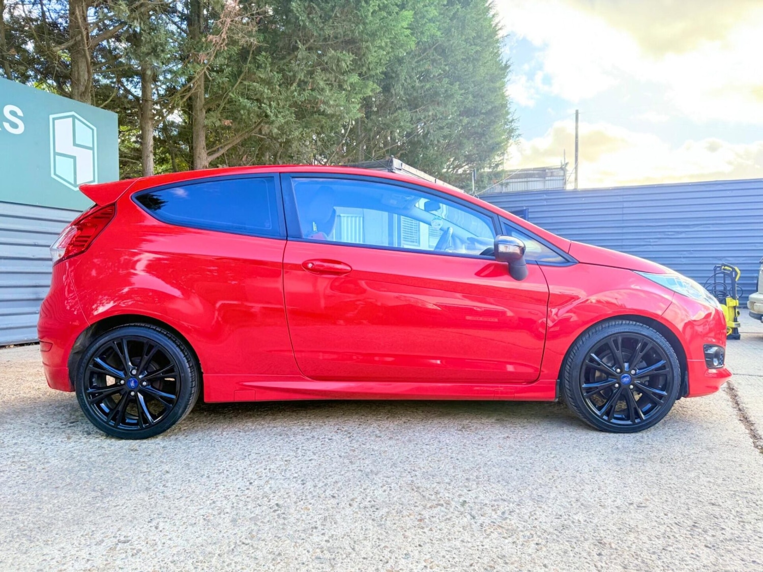 Used Ford Fiesta 2015 for sale - 76387400: Photo 3
