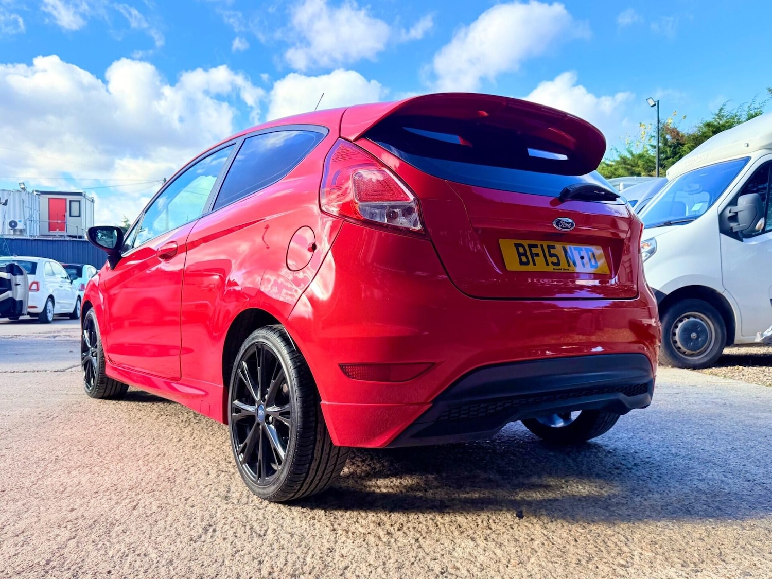Used Ford Fiesta 2015 for sale - 76387400: Photo 9