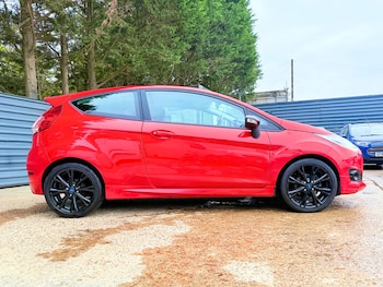 Used Ford Fiesta 2015 for sale - 76237450: Photo
