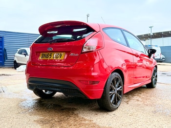 Used Ford Fiesta 2015 for sale - 76237450: Photo