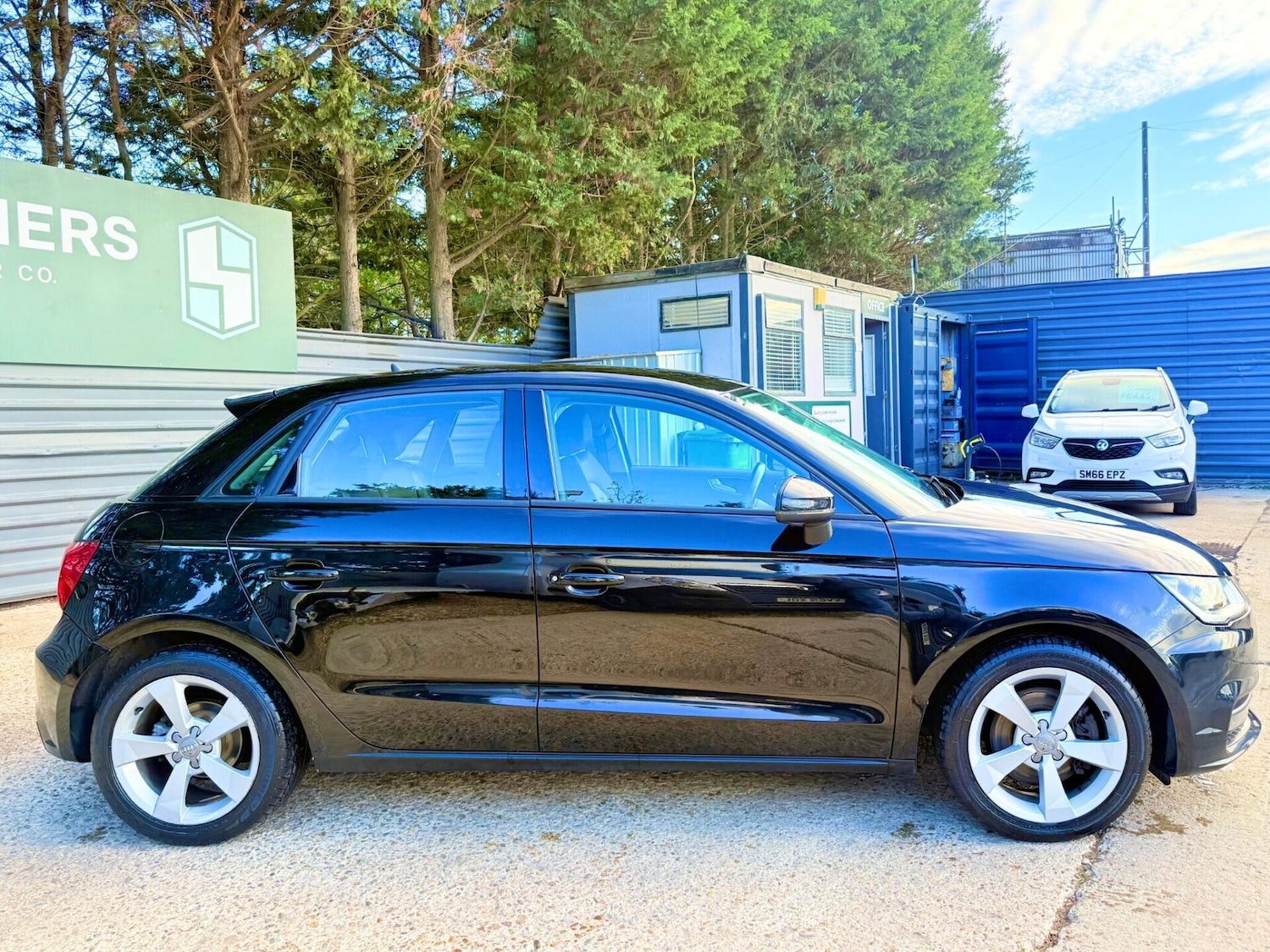 Used Audi A1 2015 for sale - 76387392: Photo 3