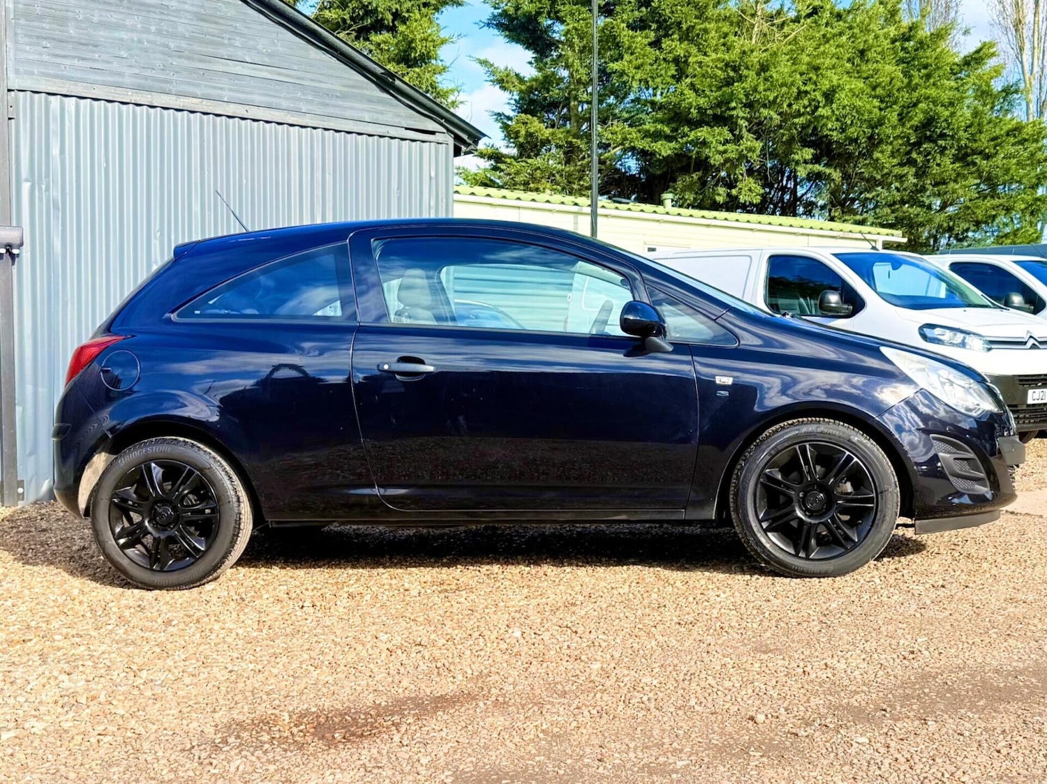 Used Vauxhall Corsa 2011 for sale - 77707956: Photo 2